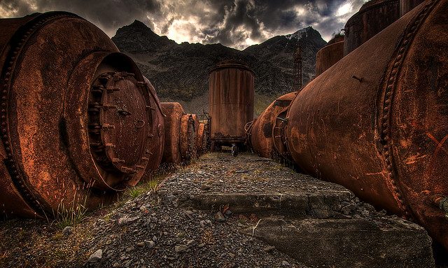 Ville Mietinen-Whale oil tanks(CC BY-NC 2.0)
