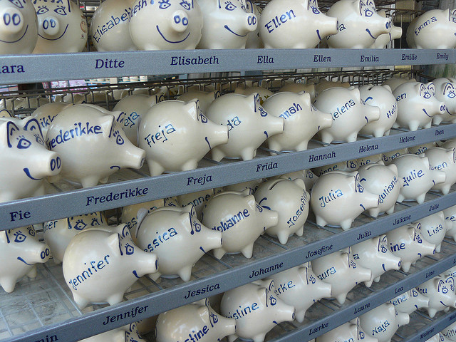 tirelires by Lilly Darma (CC BY-SA 2.0)