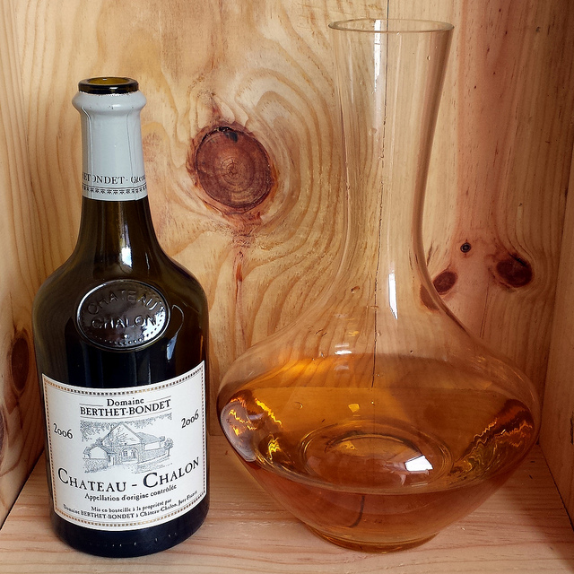 Chateau Chalon by Dominic Lockyer(CC BY 2.0)