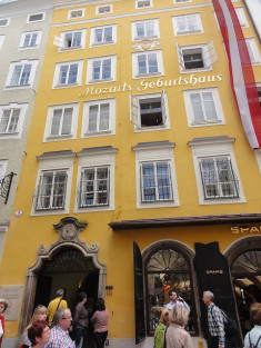 Mozart Geburtshaus by Alf Igel(CC BY-NC 2.0)