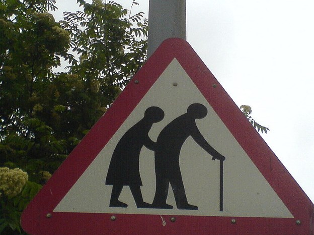 Richard Riley-Old People Sign(CC BY 2.0)