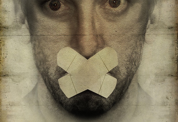 no speaking-Slim Dandy (CC BY-SA 2.0)