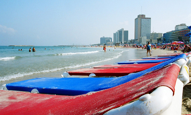 Tel Aviv Beach crédits chany crystal (CC BY-ND 2.0)