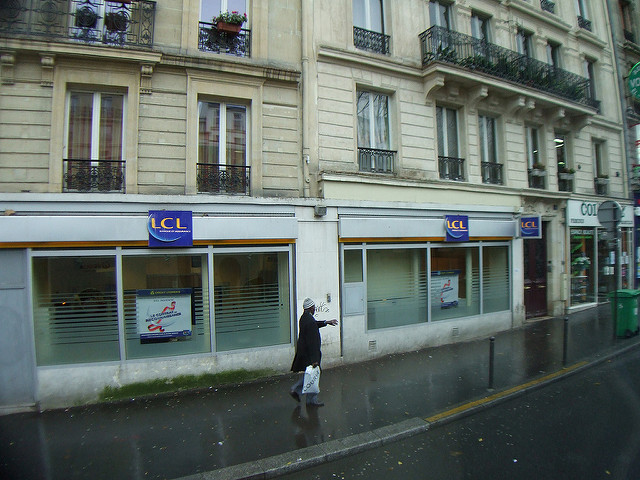 Agence LCL à Paris (Crédits PooWho, licence CC-BY-NC)