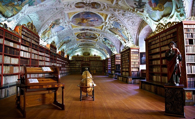 Library of Stahov monastery (CC BY 2.0)