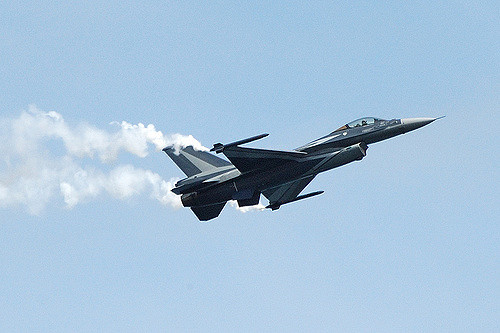 Avion militaire F16