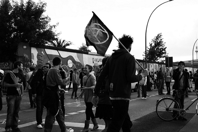 Anarchy in Berlin crédits Carl Hiett (CC BY-NC-ND 2.0)