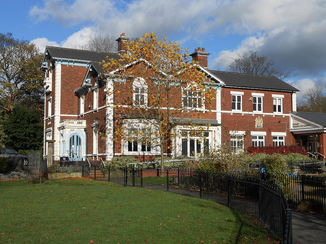 Rept0n1x-Photo taken on a walk from Stoke-on Trent railway station to Newcastle-under-Lyme via Hartshill and back to the station via Penkhull-(CC BY-SA 2.0) .
