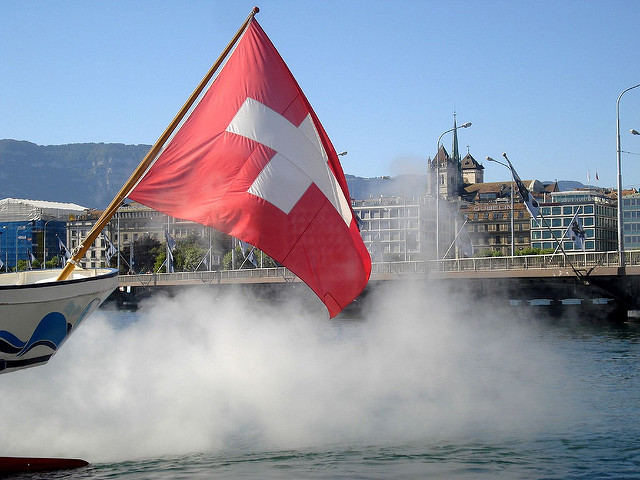 drapeau suisse by Fabienne D.(CC BY-SA 2.0)