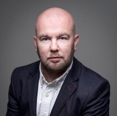 Rémy Josseaume, l'avocat qui porte un recours contre le décret vitres teintées au Conseil d'Etat Rémy Josseaume, l'avocat qui porte un recours contre le décret vitres teintées au Conseil d'Etat
