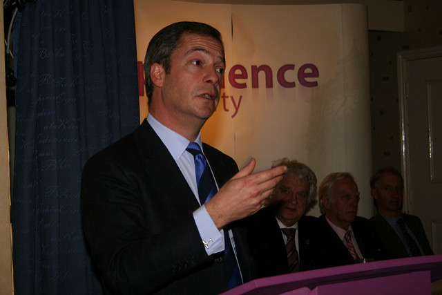 Brexit : Farage dément toute fausse promesse