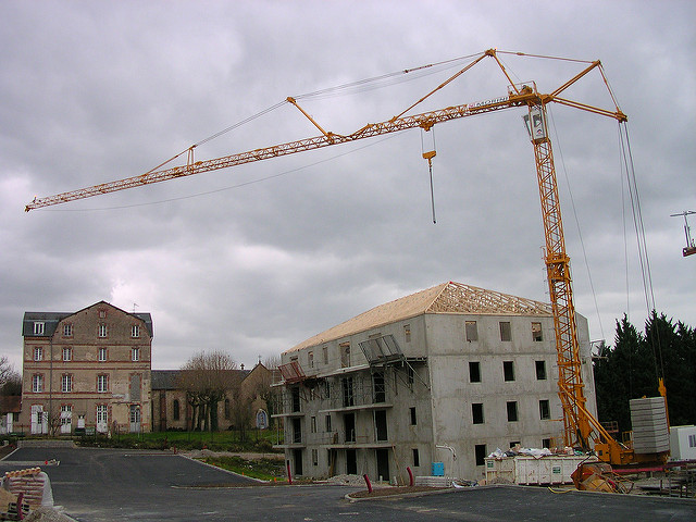Pourquoi l'immobilier est-il si cher en France ? Pourquoi l'immobilier est-il si cher en France ?