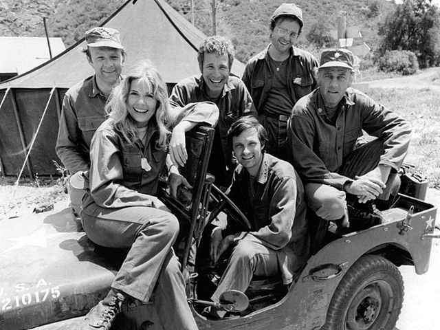 MASH_TV_cast_1974-Wikimedia Commons
