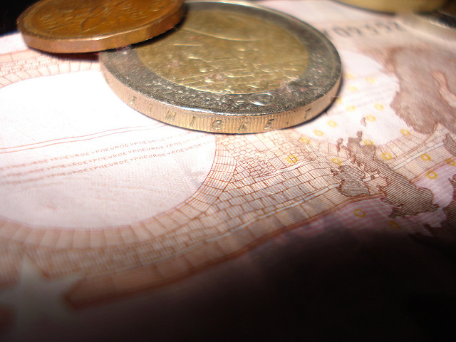 Créer de la monnaie, est-ce bon pour l'économie ? Créer de la monnaie, est-ce bon pour l'économie ?