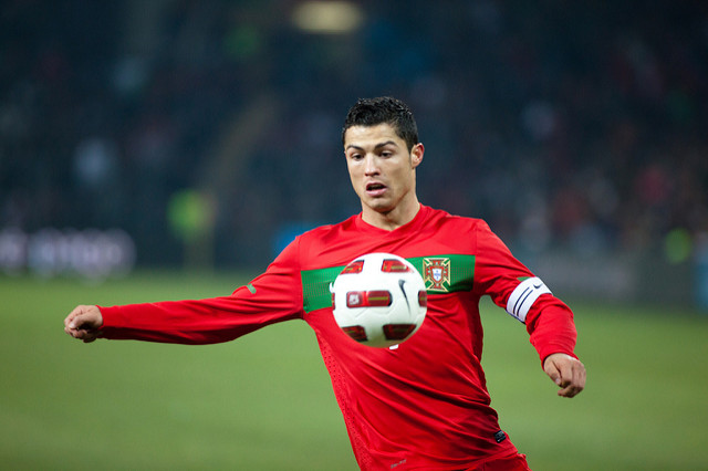 Hollande, le Ronaldo de la politique française ?