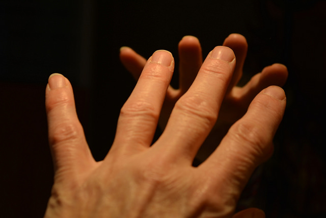 Tendre la main by Catherine Quiroga(CC BY-NC-ND 2.0)