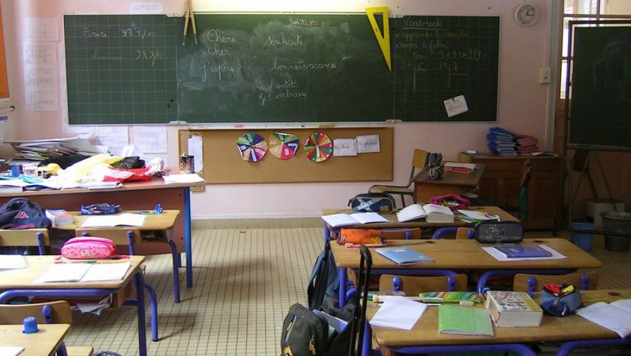 Salle de classe en France (Crédits : Marianna, licence Creative Commons)