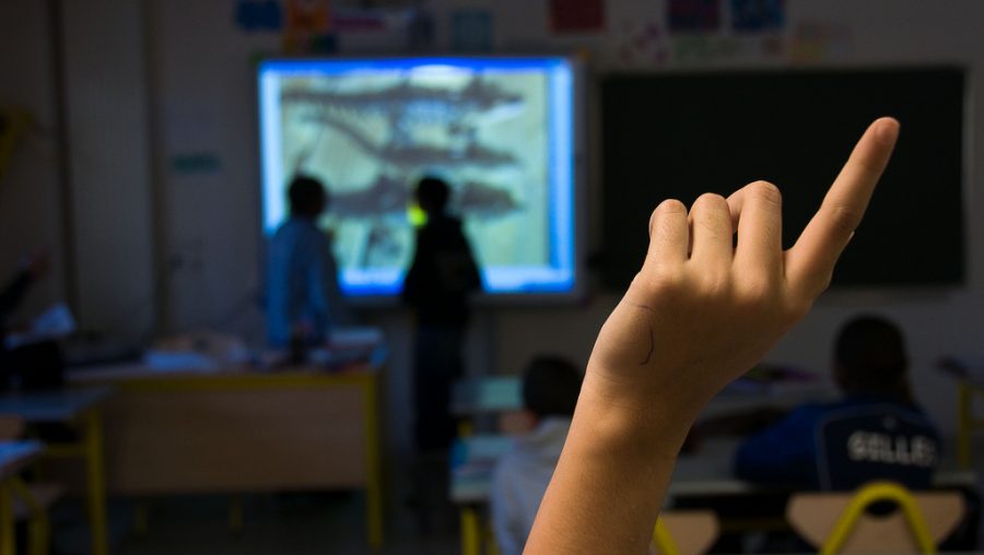 Élève salle de classe primaire