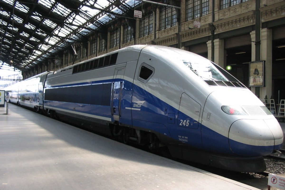 X train. Intercity Train во Франции. Поезд Барселона Париж. Европейские поезда. Париж Барселона маршрут поезда.