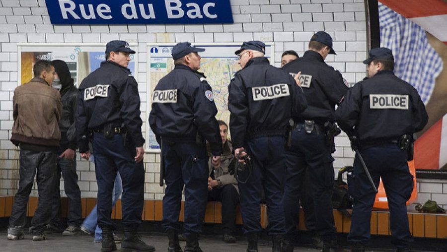 Police autoritarisme france