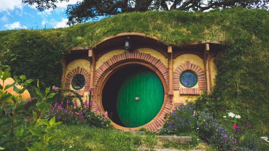 Maison de Hobbitbourg, issue du monde imaginaire de Tolkien